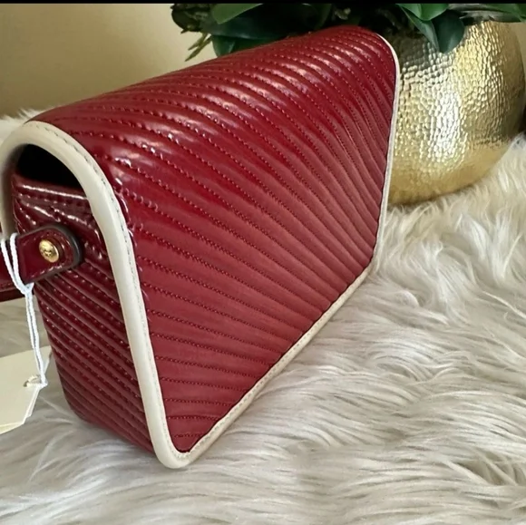 TORY BURCH ROBINSON PATENT  Red Shoulder Bag - Picture 6 of 8